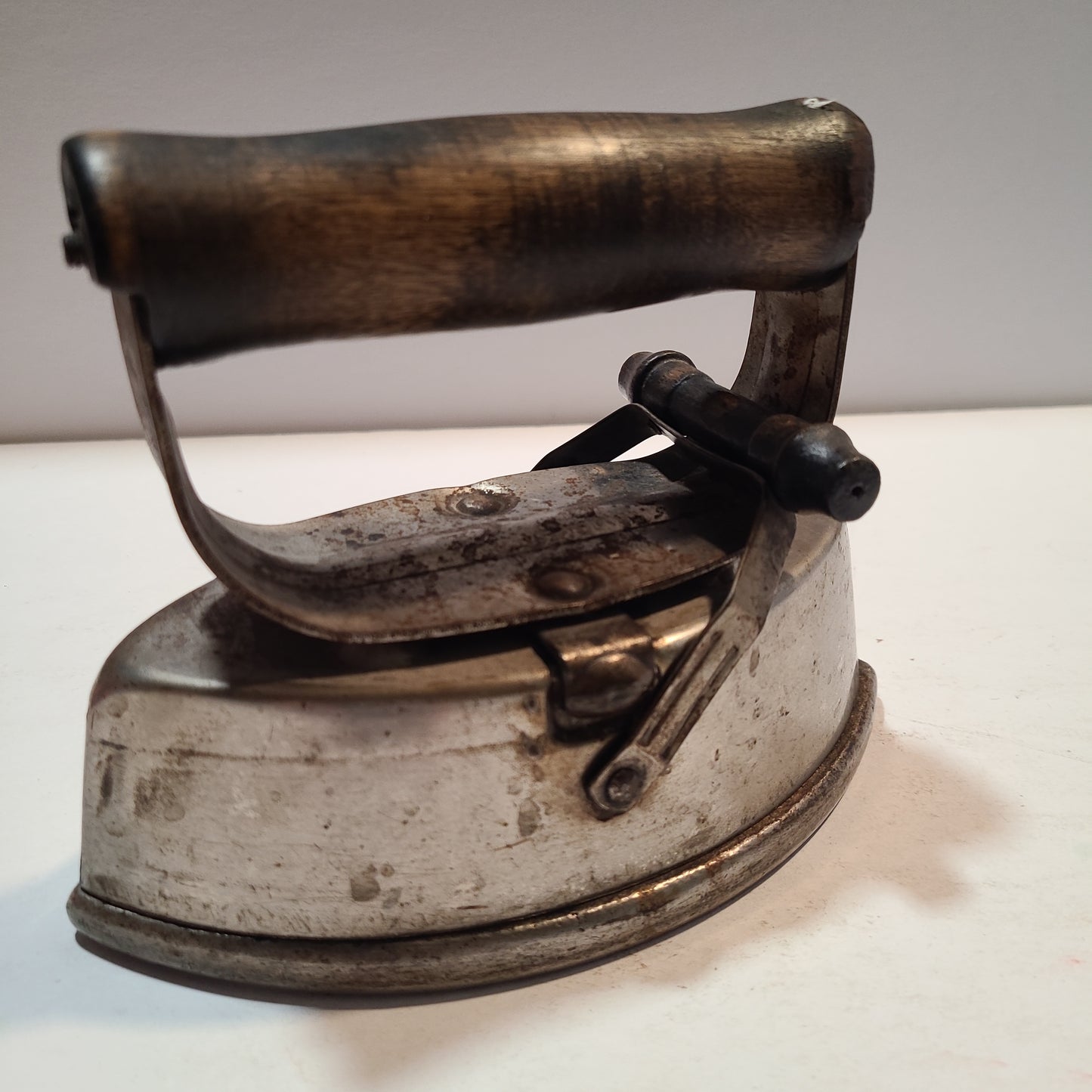 Sad Iron Asbestos 72-B