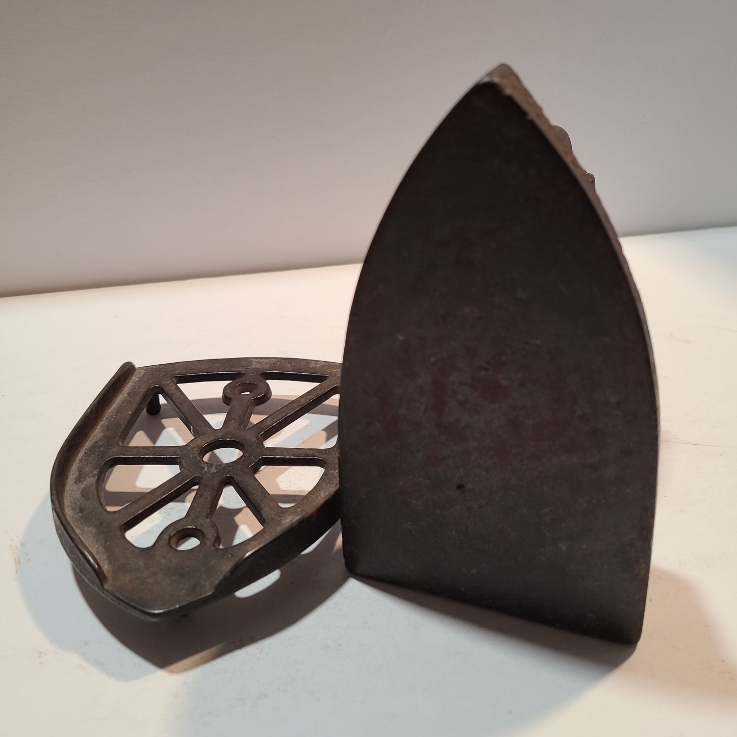 Sad iron with Trivet