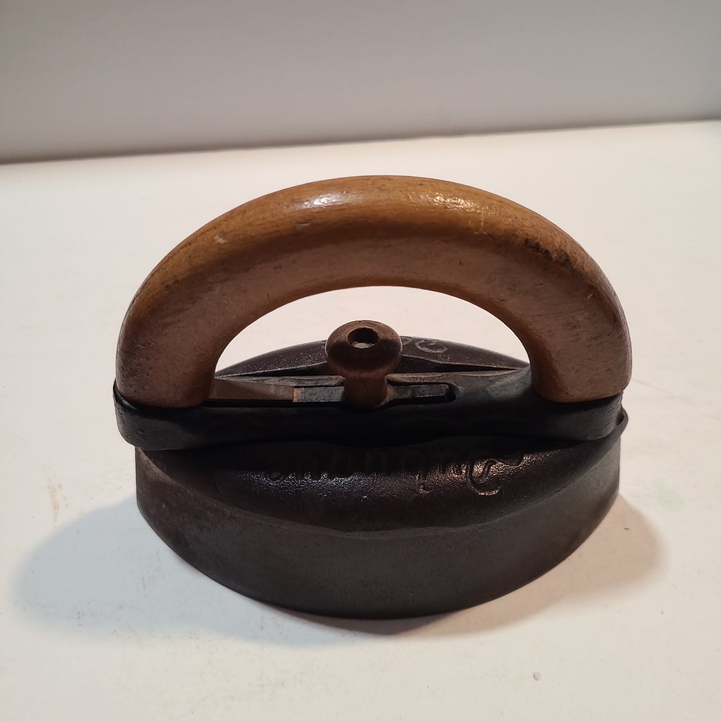 Sad Iron Dubuque Potts 1800's