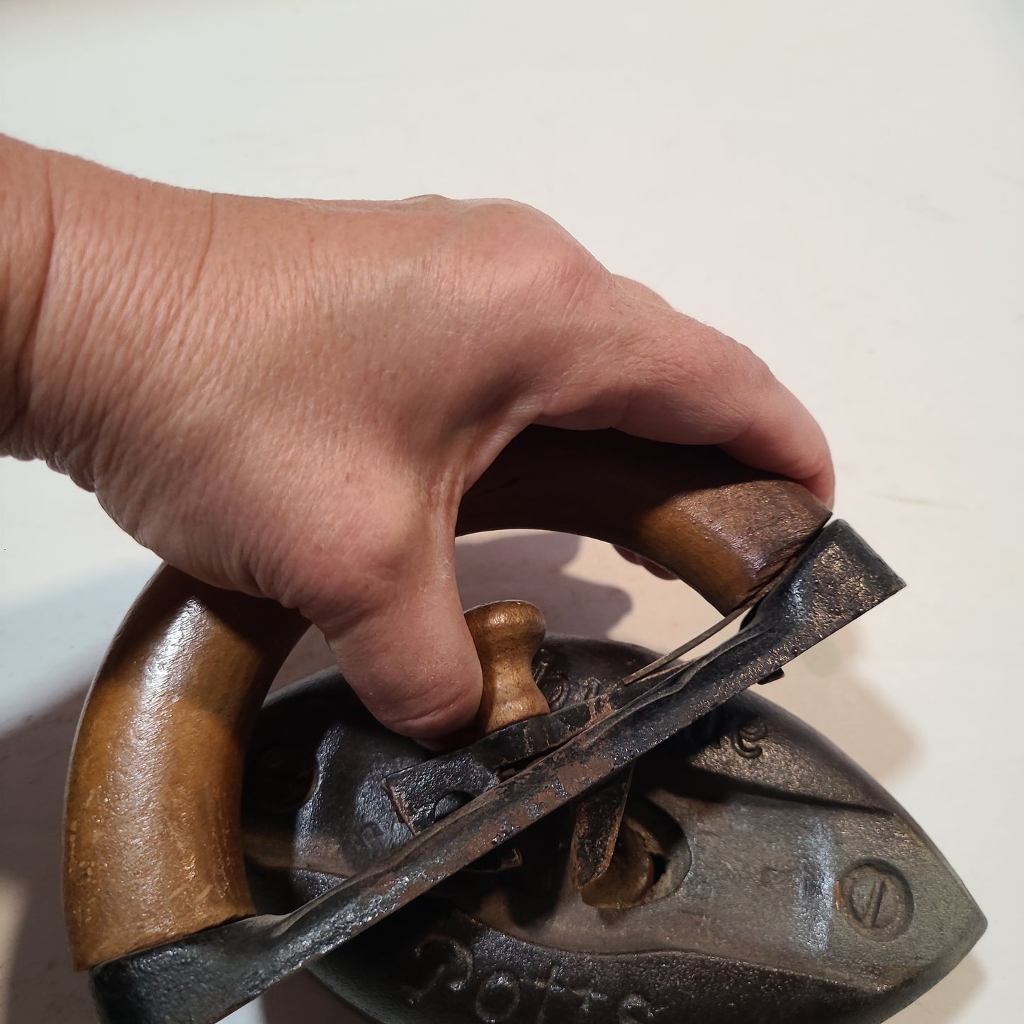 Sad Iron Dubuque Potts 1800's
