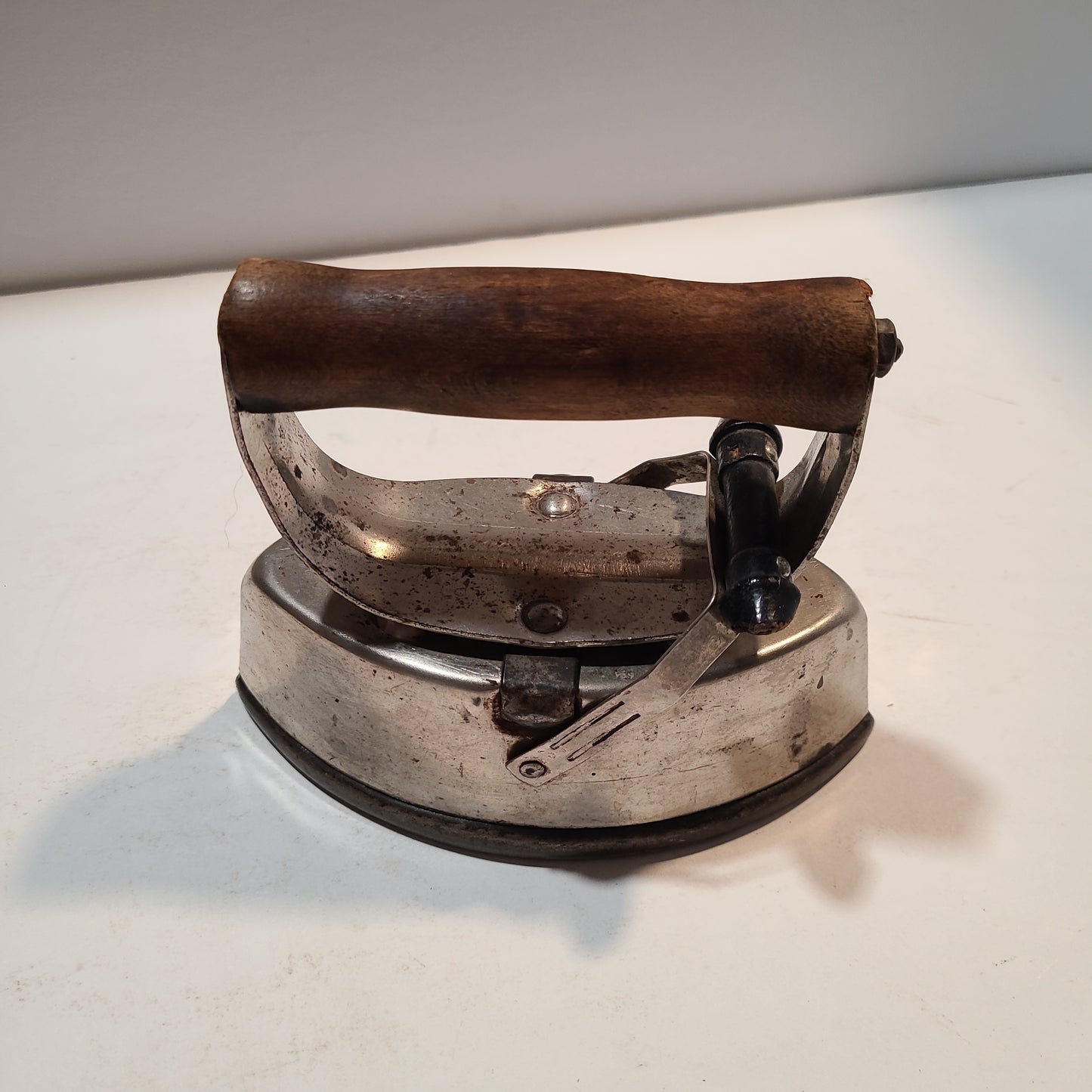 Sad Iron Asbestos 72-B