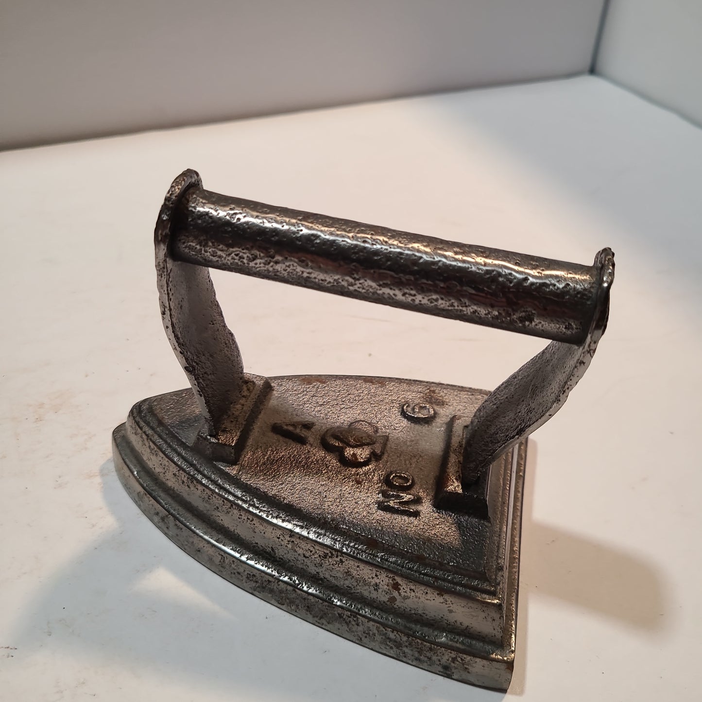 Sad iron A No 6 with Shamrock