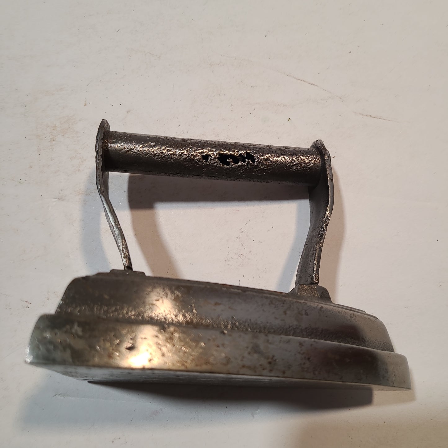 Sad iron A No 6 with Shamrock
