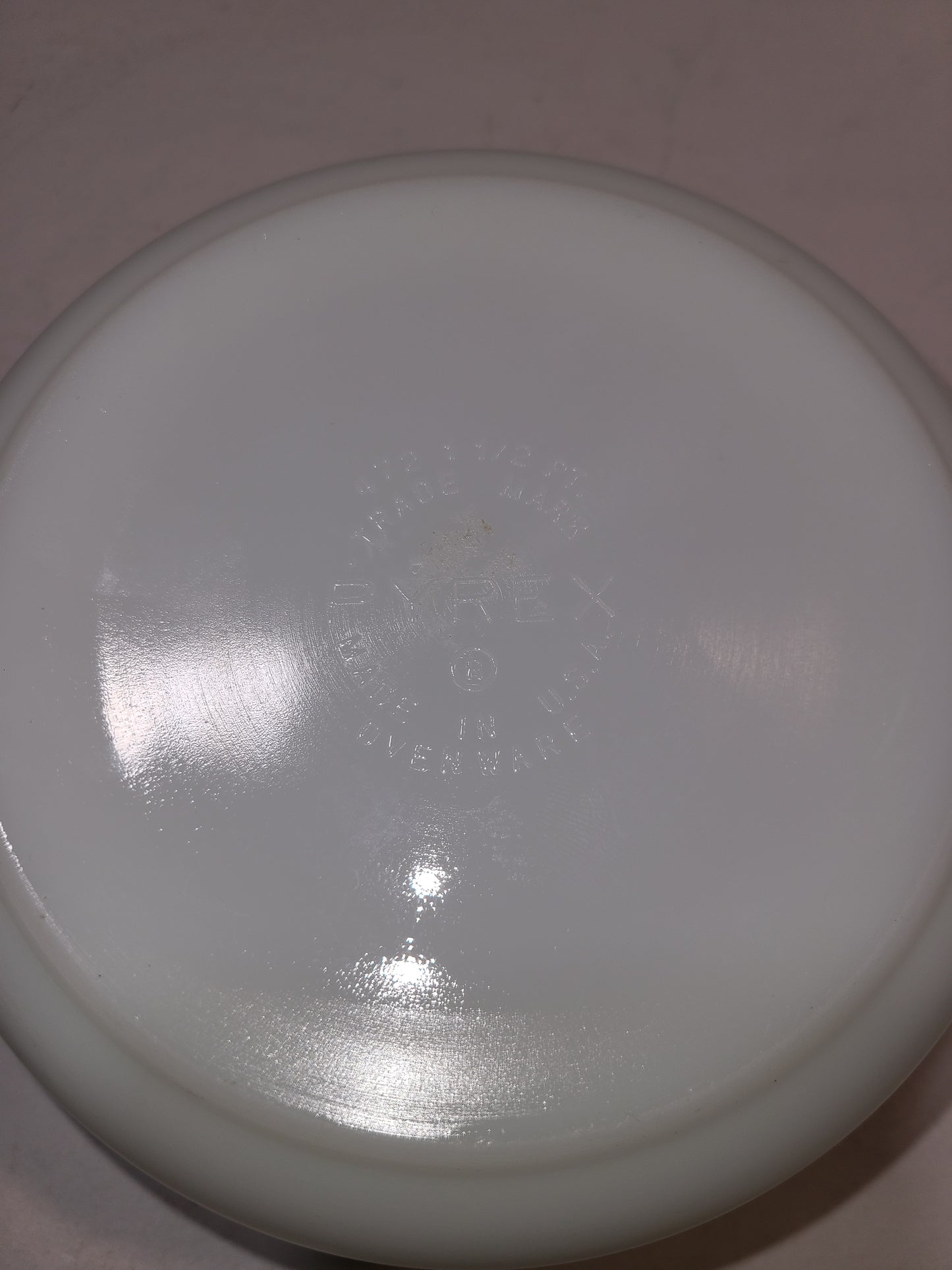 Pyrex Daisy Casserole dish