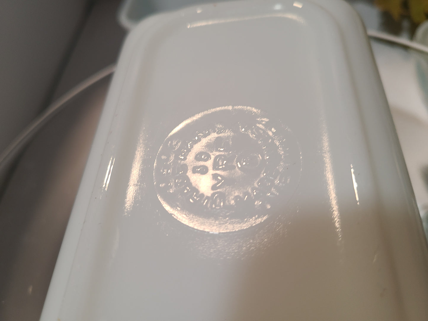 Pyrex Amish Butterprint Refrigerator Dish