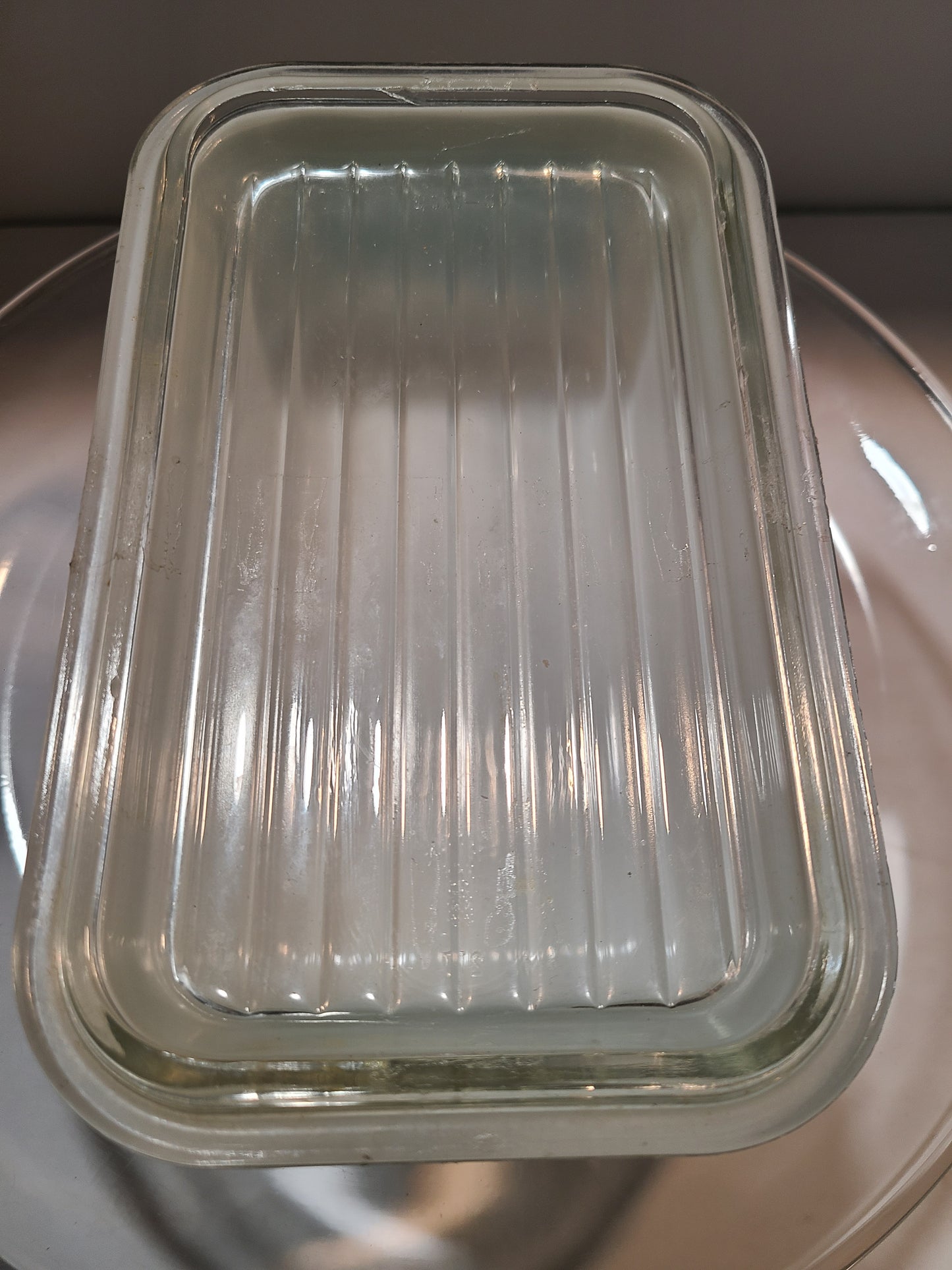 Pyrex Amish Butterprint Refrigerator Dish