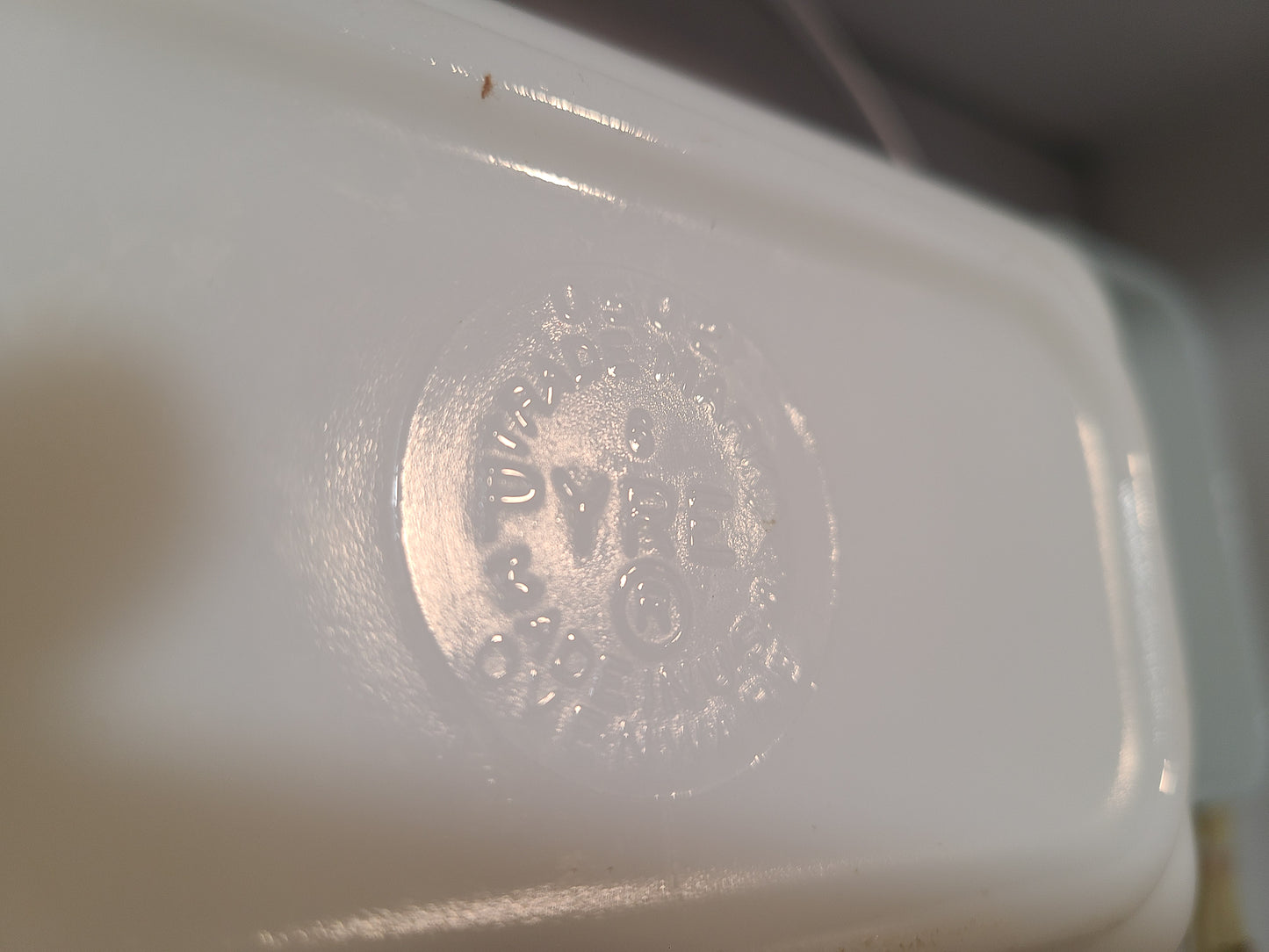 Pyrex Amish Butterprint Refrigerator Dish