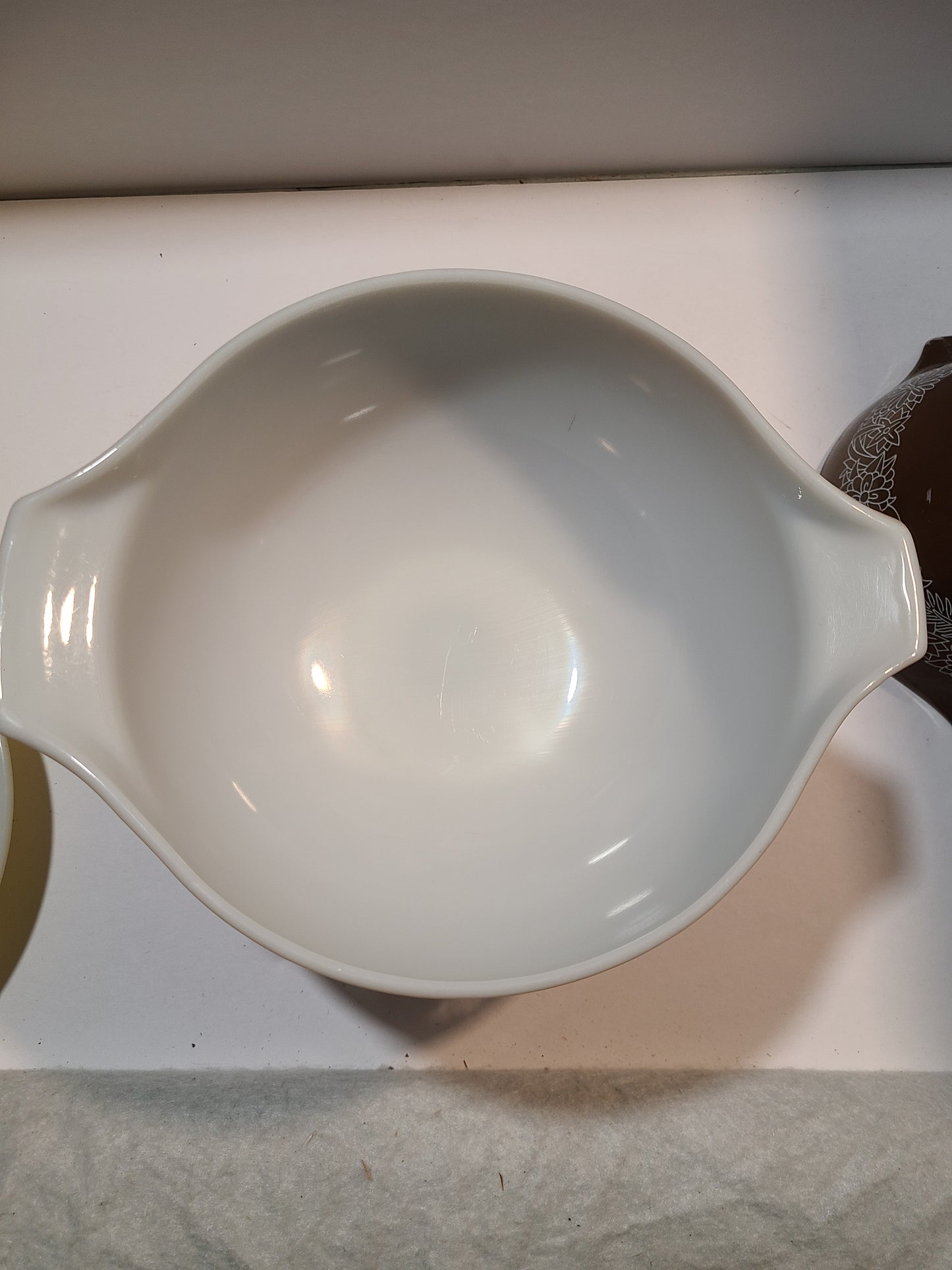 Pyrex Vintage Woodland Brown and white bowls