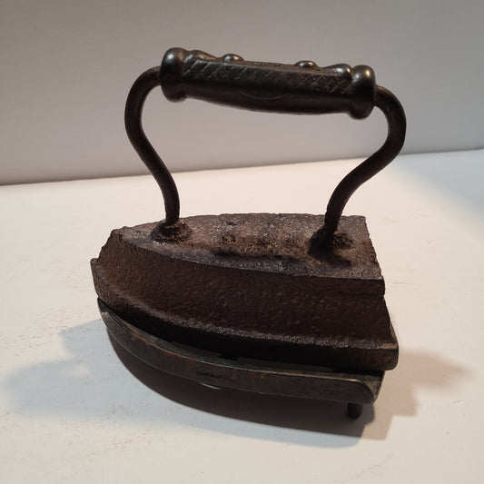 Sad iron with Trivet