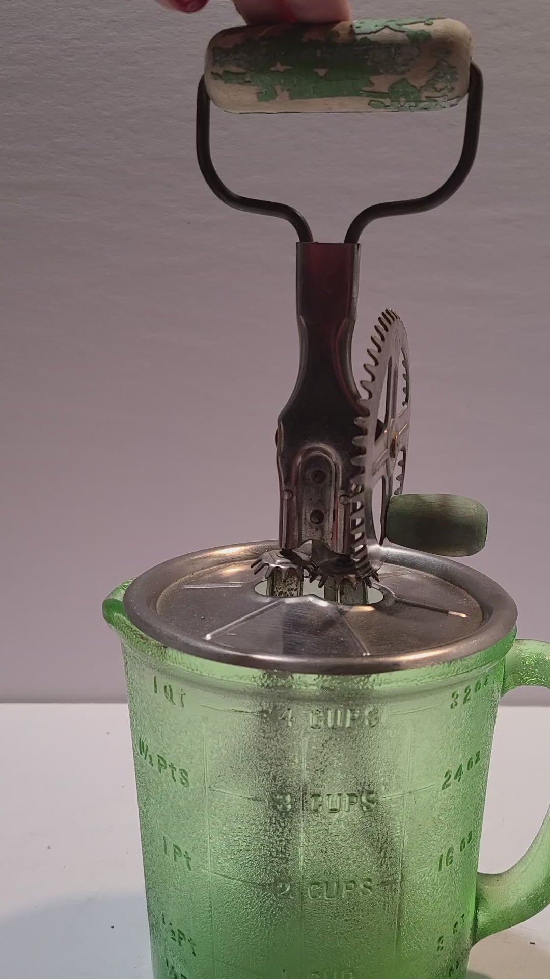 Green Depression Hand Mixer – The Nickel Barn