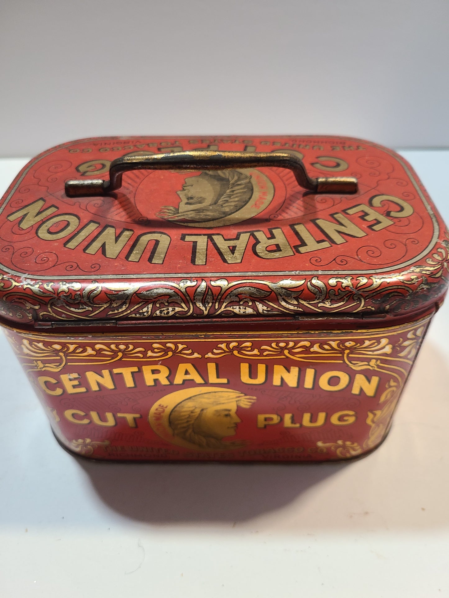 Vintage Central Union Cut Plugs Tin