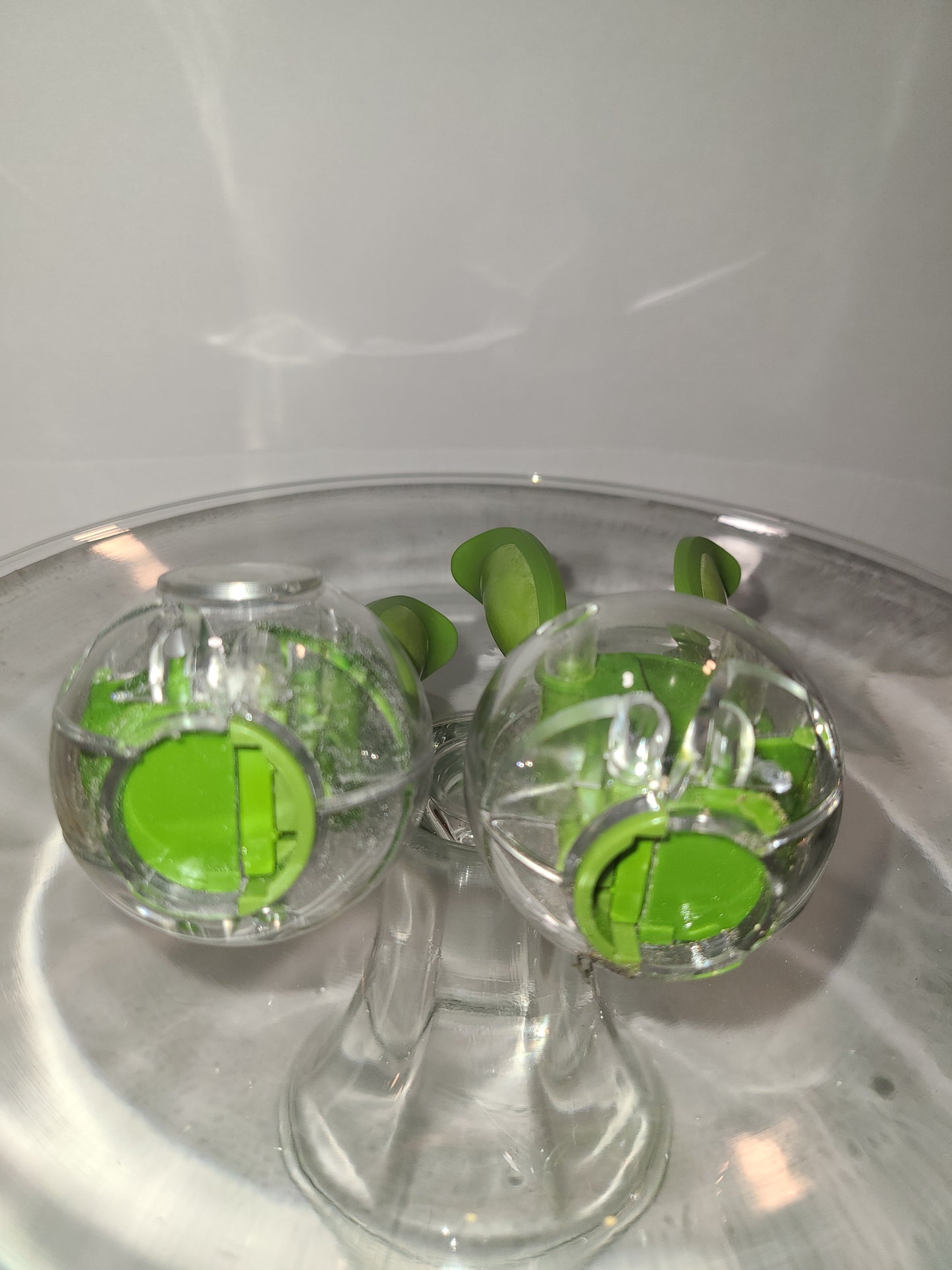 Vintage green deco shakers