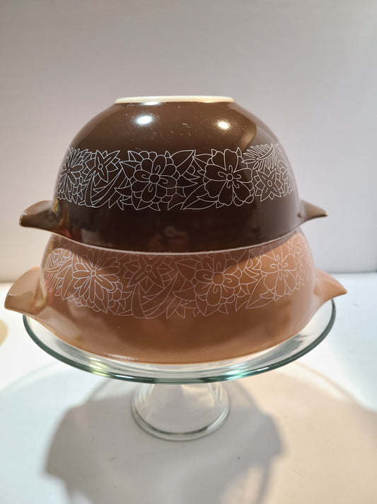 Pyrex Vintage Woodland Brown and white bowls