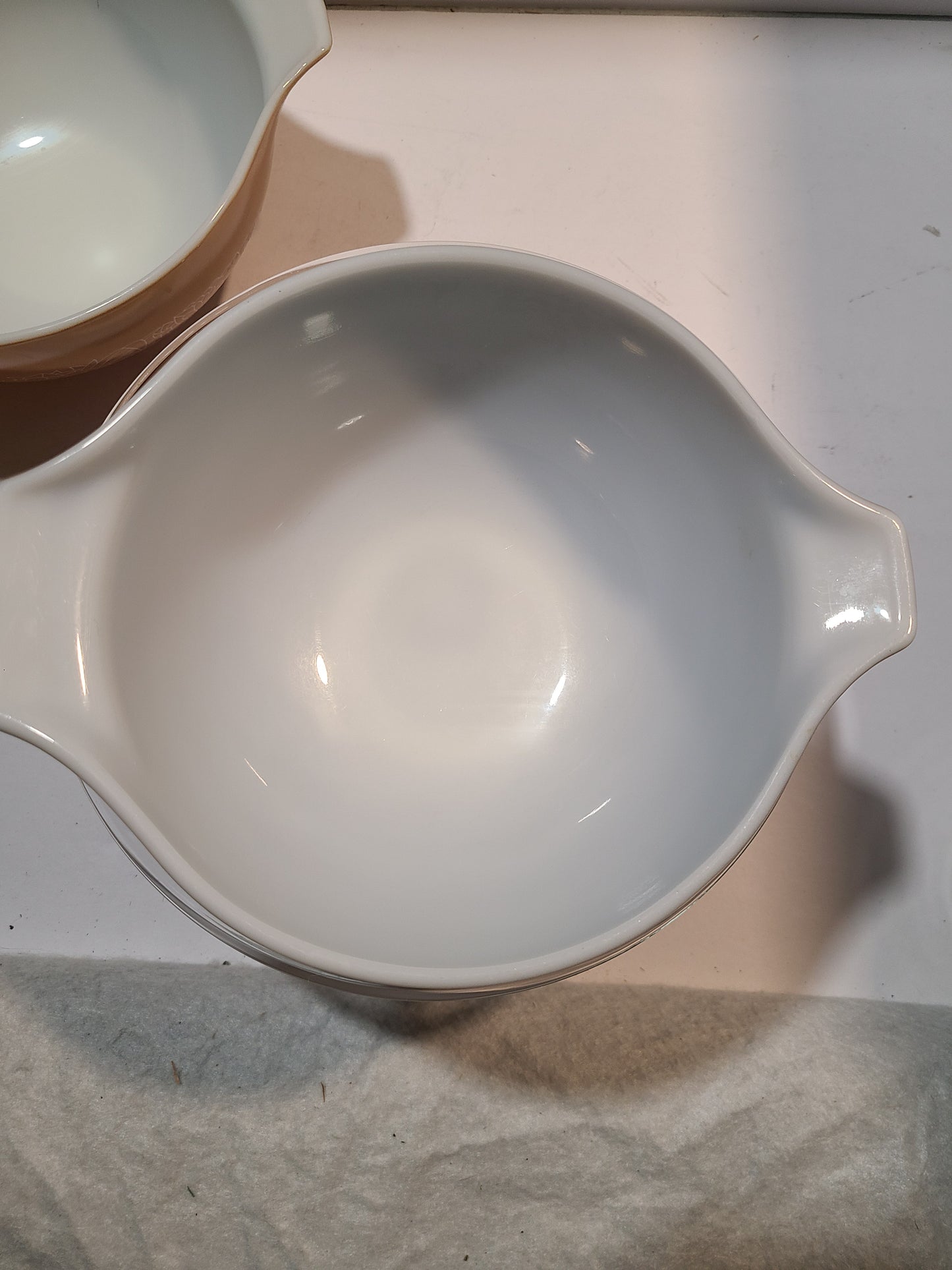 Pyrex Vintage Woodland Brown and white bowls